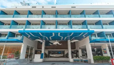 Clover Patong