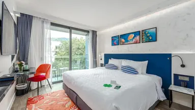 Clover Patong