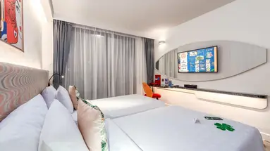 Clover Patong