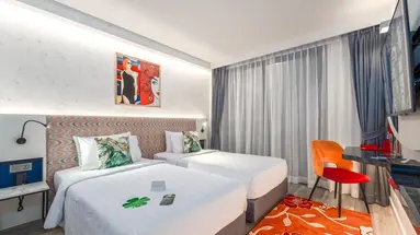 Clover Patong