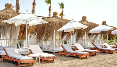 Club Aqua Plaza