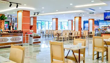 Club Aqua Plaza