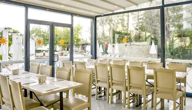 Club Aqua Plaza