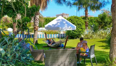 Club Aqua Plaza