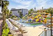 Club Aqua Plaza