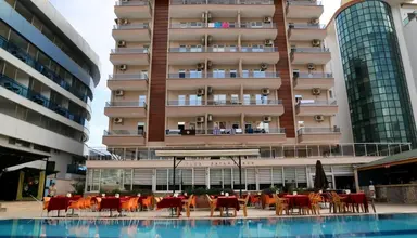 Club Bayar Beach