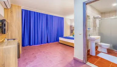 Club Big Blue Suite