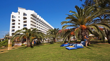 Club Maxima Bay