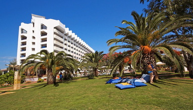 Club Maxima Bay