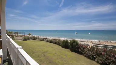 Club Side Coast