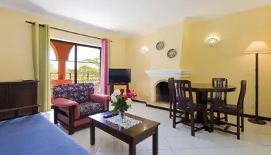Colina Village