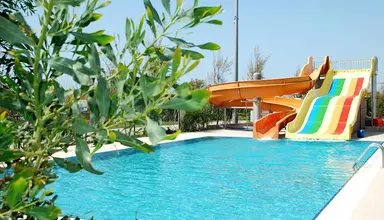 Commodore Elite Suites & Spa