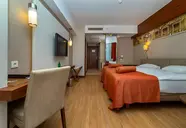 Commodore Elite Suites & Spa