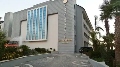 Commodore Elite Suites & Spa