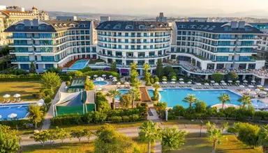 Commodore Elite Suites & Spa