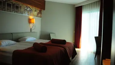 Commodore Elite Suites & Spa