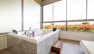 Commodore Elite Suites & Spa
