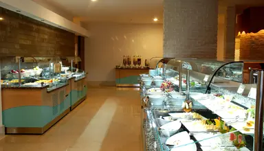 Commodore Elite Suites & Spa