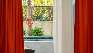 Commodore Elite Suites & Spa