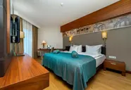 Commodore Elite Suites & Spa