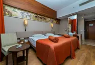 Commodore Elite Suites & Spa