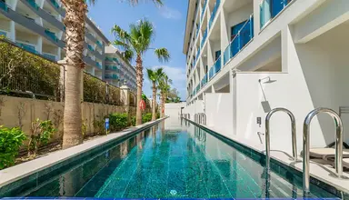 Commodore Elite Suites & Spa