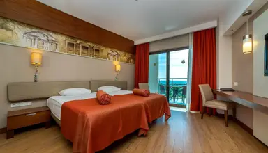 Commodore Elite Suites & Spa