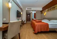 Commodore Elite Suites & Spa