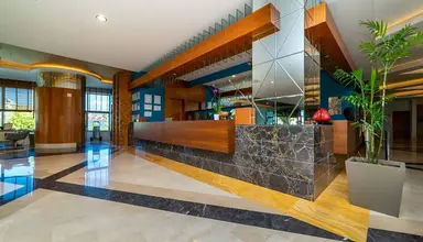 Commodore Elite Suites & Spa