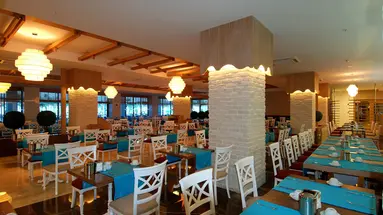 Commodore Elite Suites & Spa