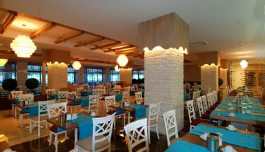 Commodore Elite Suites & Spa