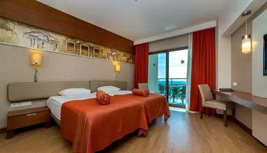 Commodore Elite Suites & Spa
