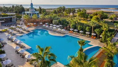 Commodore Elite Suites & Spa