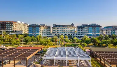 Commodore Elite Suites & Spa