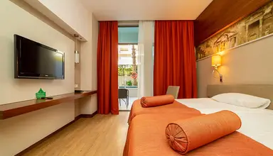 Commodore Elite Suites & Spa