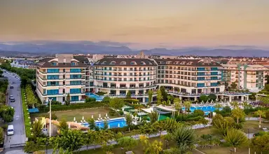 Commodore Elite Suites & Spa