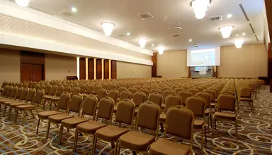 Commodore Elite Suites & Spa