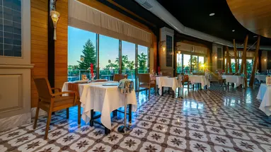 Commodore Elite Suites & Spa