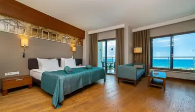 Commodore Elite Suites & Spa