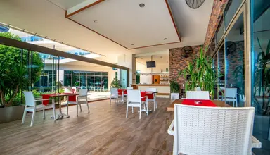 Commodore Elite Suites & Spa