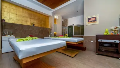 Commodore Elite Suites & Spa