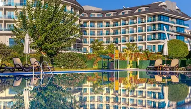 Commodore Elite Suites & Spa