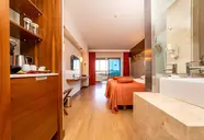 Commodore Elite Suites & Spa