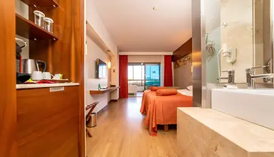 Commodore Elite Suites & Spa