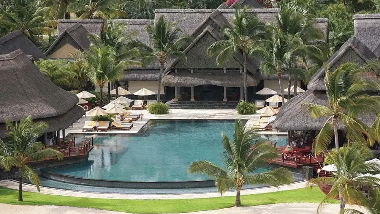Constance Halaveli Resort