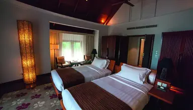 Constance Halaveli Resort
