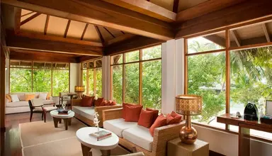 Constance Halaveli Resort