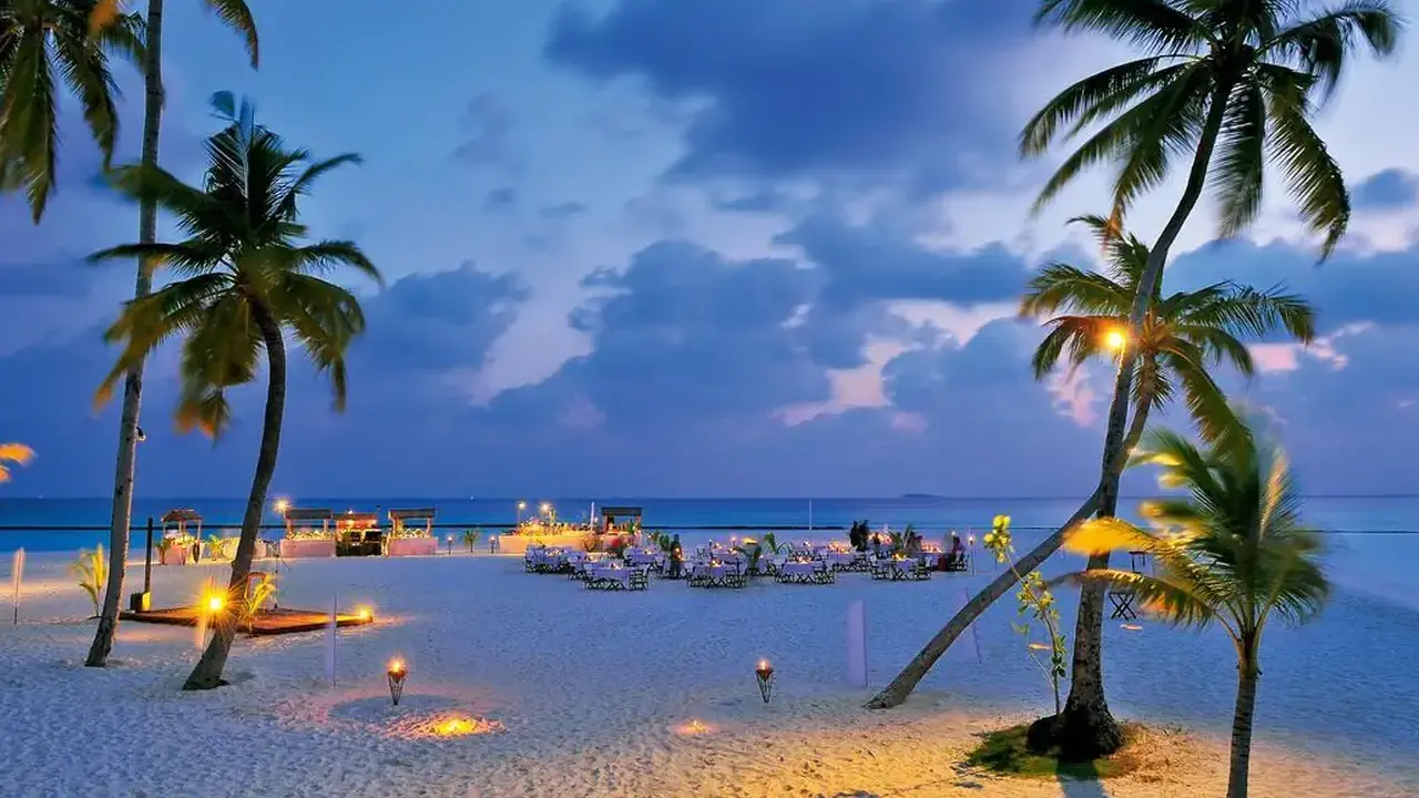 Constance Halaveli Resort