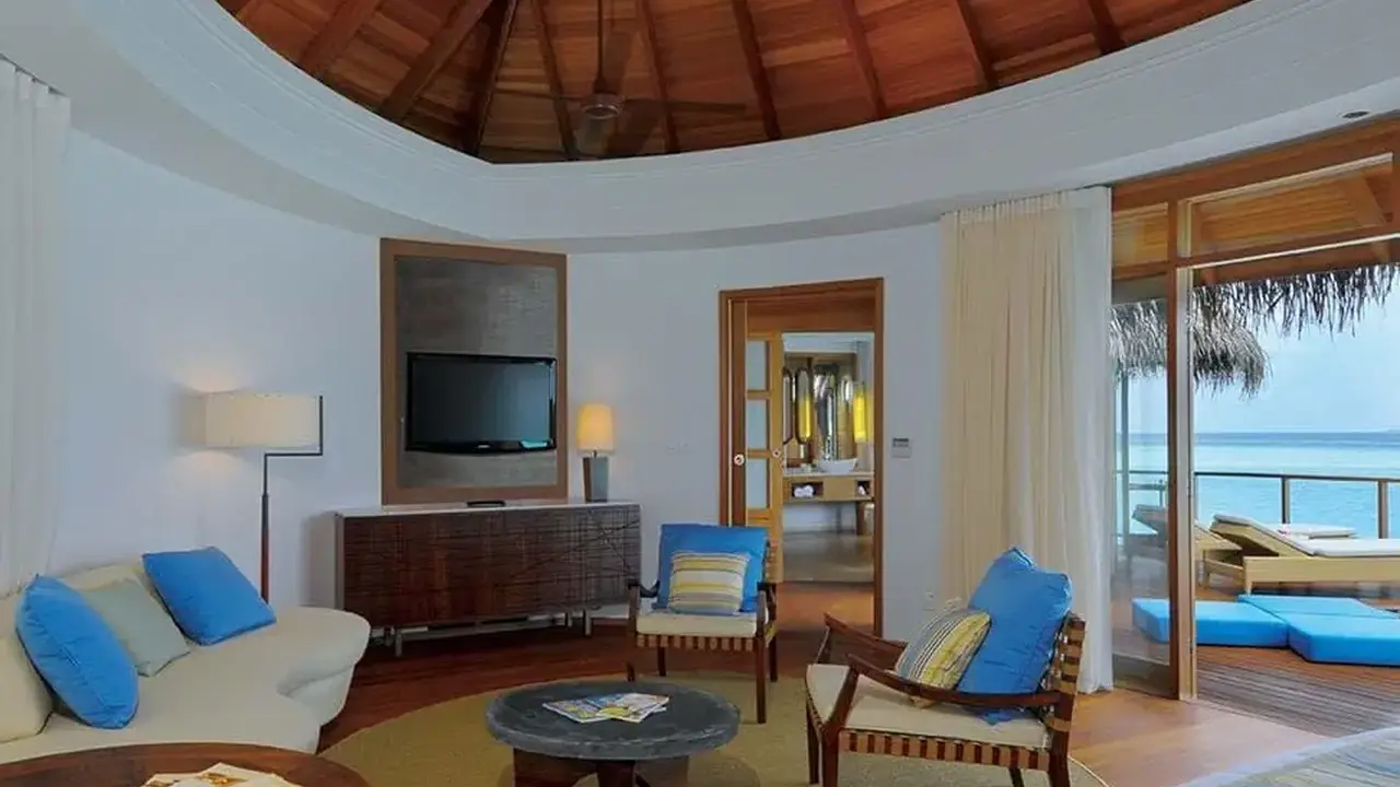 Constance Halaveli Resort