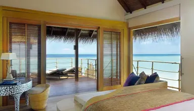 Constance Moofushi Resort